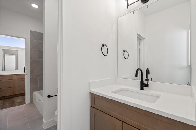 1031-1033 S Victory Drive, Houston, TX 77088