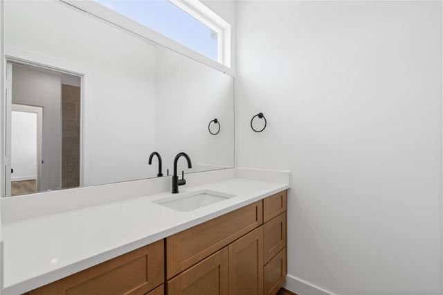 1031-1033 S Victory Drive, Houston, TX 77088