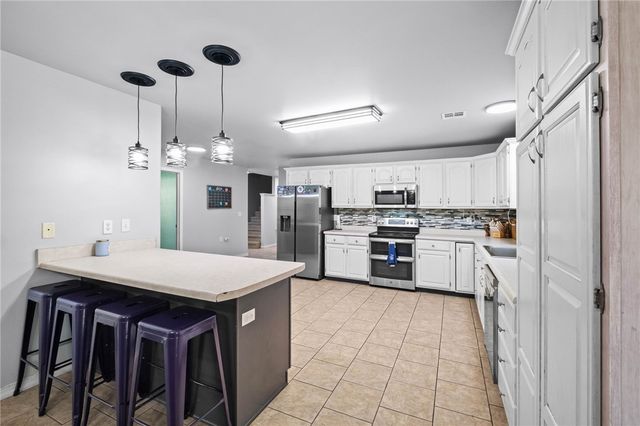1011 W Green Acres Place, Rogers, AR 72758