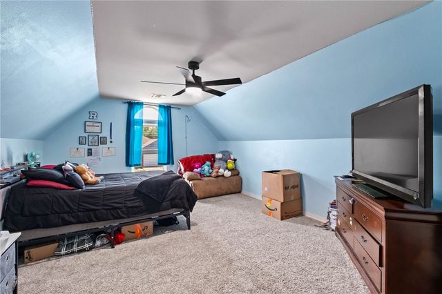 1011 W Green Acres Place, Rogers, AR 72758