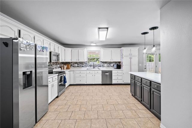 1011 W Green Acres Place, Rogers, AR 72758