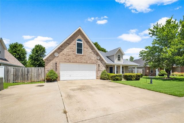 1011 W Green Acres Place, Rogers, AR 72758