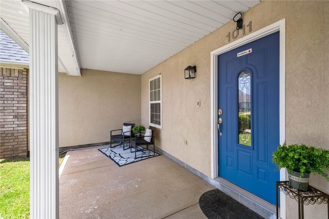 1011 W Green Acres Place, Rogers, AR 72758