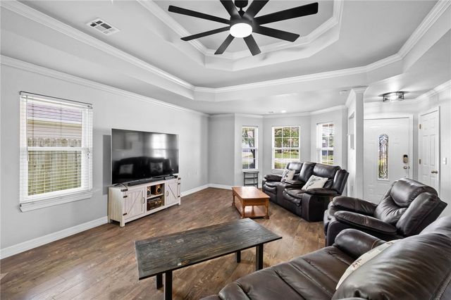 1011 W Green Acres Place, Rogers, AR 72758