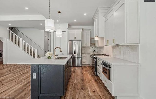 7968 Cordoba PL, Naples, FL 34113