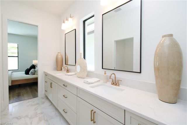 7968 Cordoba PL, Naples, FL 34113