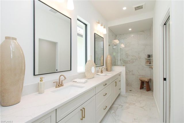 7968 Cordoba PL, Naples, FL 34113