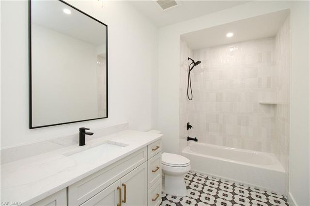 7968 Cordoba PL, Naples, FL 34113