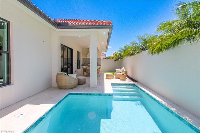7968 Cordoba PL, Naples, FL 34113