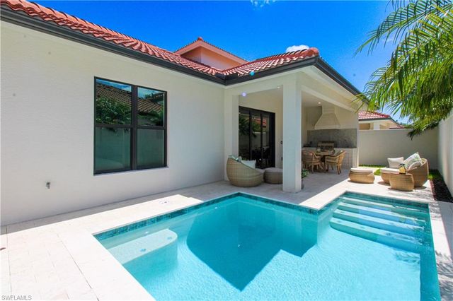 7968 Cordoba PL, Naples, FL 34113