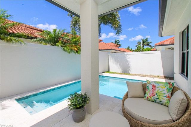 7968 Cordoba PL, Naples, FL 34113