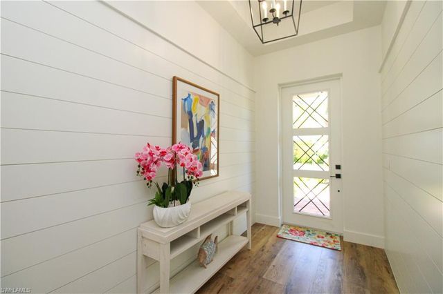 7968 Cordoba PL, Naples, FL 34113