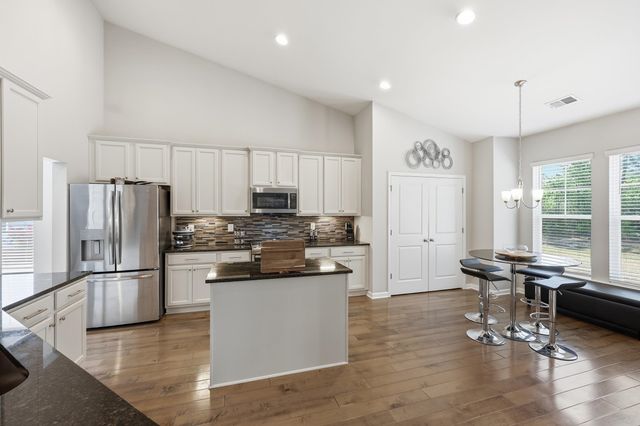 692 Tattlesbury Dr., Conway, SC 29526