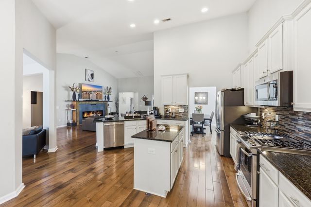 692 Tattlesbury Dr., Conway, SC 29526