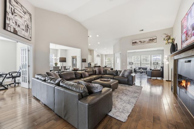 692 Tattlesbury Dr., Conway, SC 29526