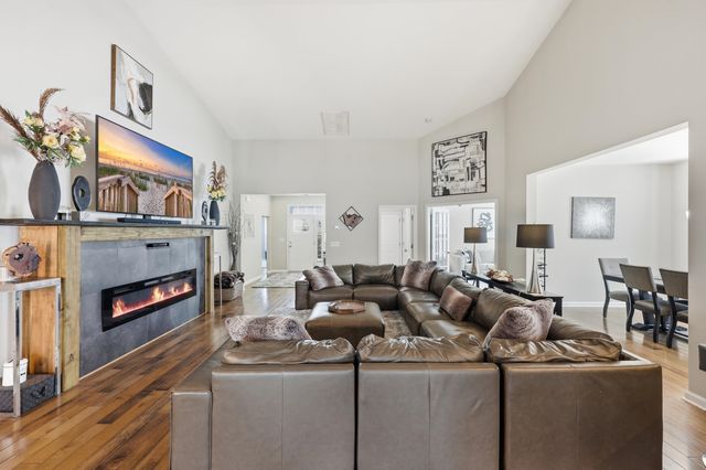 692 Tattlesbury Dr., Conway, SC 29526