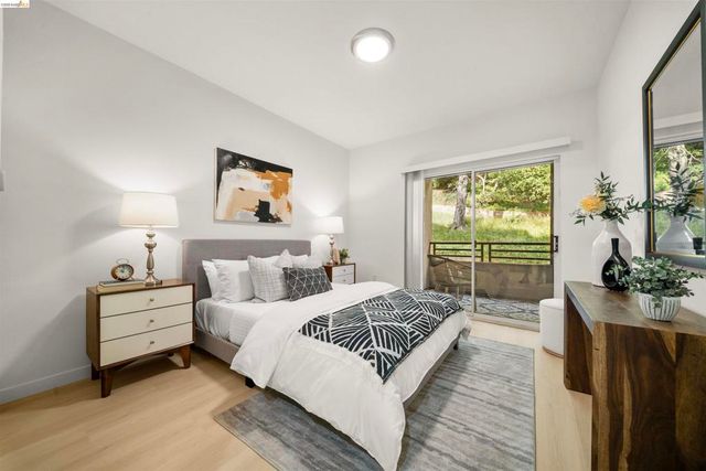320 Caldecott 116, Oakland, CA 94618