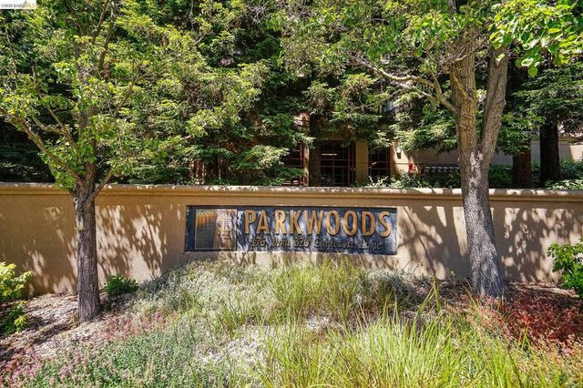 320 Caldecott 116, Oakland, CA 94618