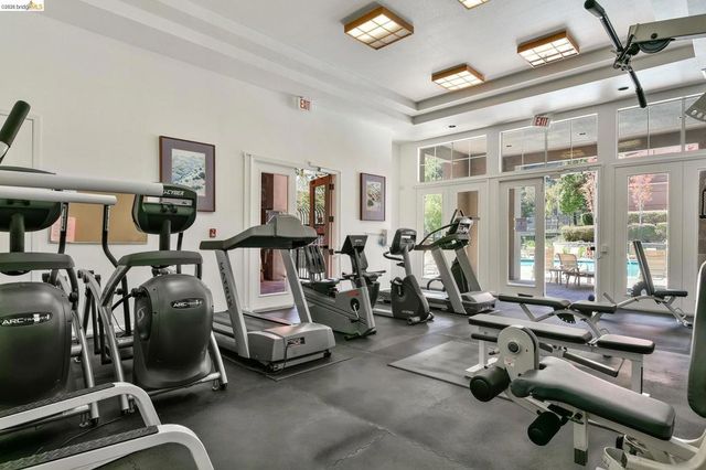 320 Caldecott 116, Oakland, CA 94618