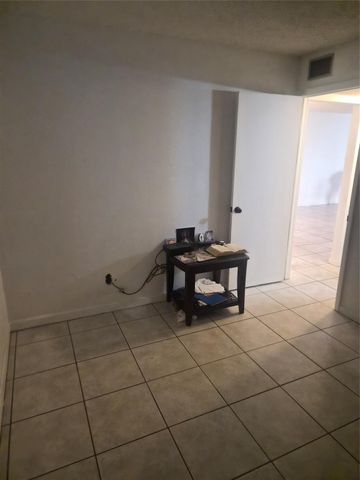 3252 Foxcroft Road 113, Miramar, FL 33025