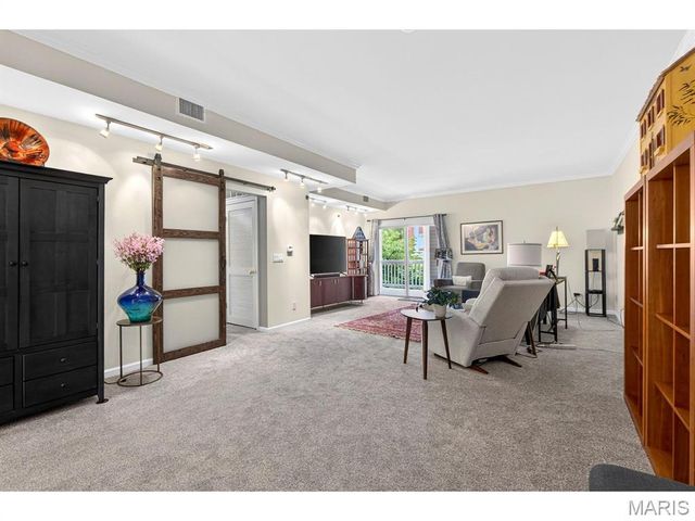 505 North and South, 2C, University City, MO 63130