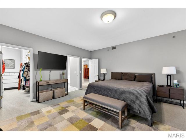 505 North and South, 2C, University City, MO 63130