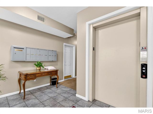 505 North and South, 2C, University City, MO 63130