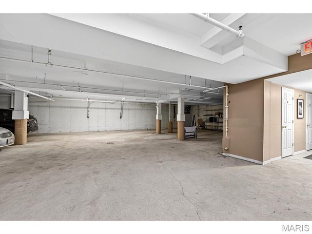 505 North and South, 2C, University City, MO 63130