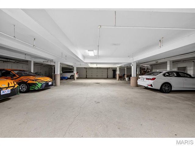 505 North and South, 2C, University City, MO 63130