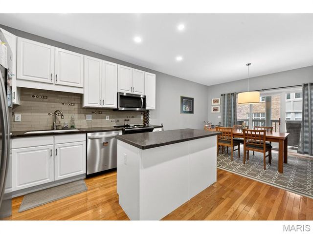 505 North and South, 2C, University City, MO 63130