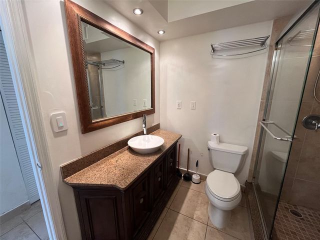 1414 NE 5th Terrace 2, Fort Lauderdale, FL 33304