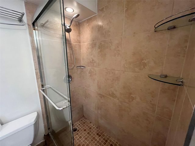 1414 NE 5th Terrace 2, Fort Lauderdale, FL 33304