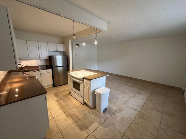 1414 NE 5th Terrace 2, Fort Lauderdale, FL 33304
