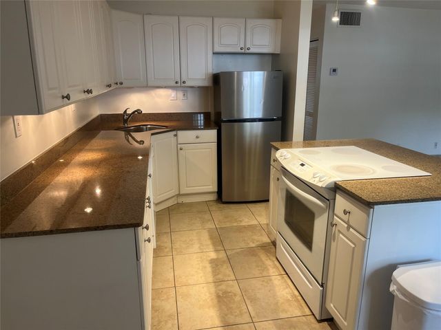 1414 NE 5th Terrace 2, Fort Lauderdale, FL 33304