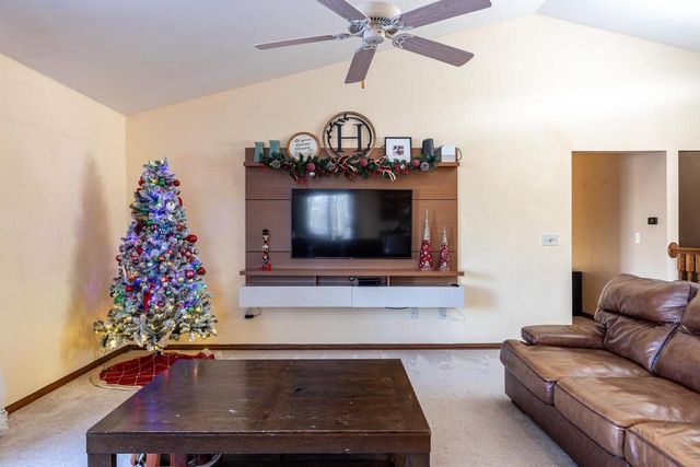 421 FAWNWOOD COURT, Wrightstown, WI 54180