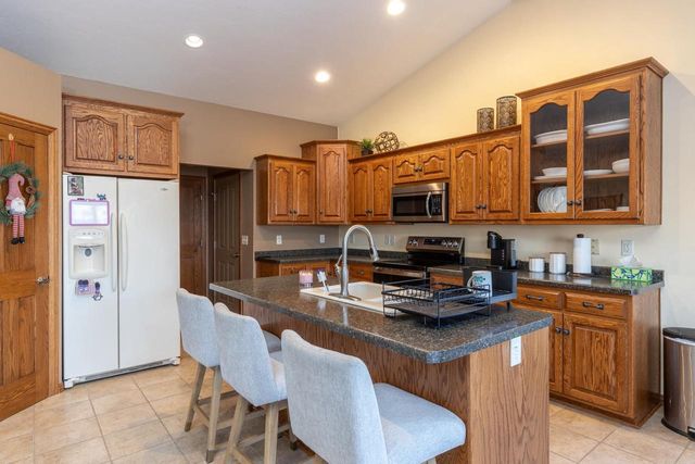 421 FAWNWOOD COURT, Wrightstown, WI 54180