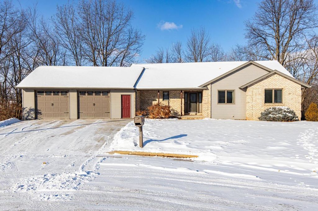 421 FAWNWOOD COURT, Wrightstown, WI 54180