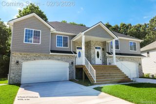 295 Whispering Pines Drive 20, Fenton, MI 48430