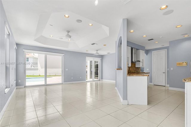 1547 Mariner Way, Hollywood, FL 33019