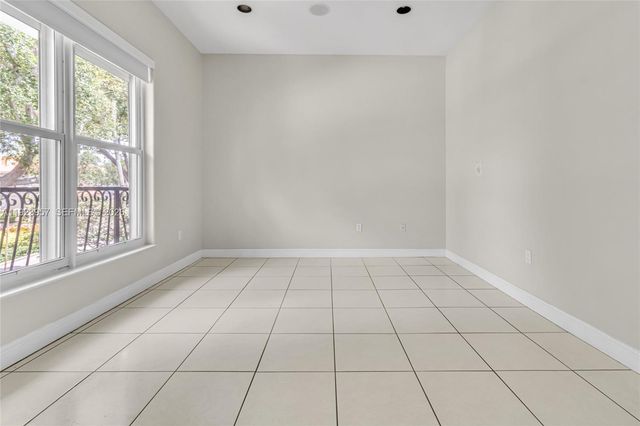 1547 Mariner Way, Hollywood, FL 33019