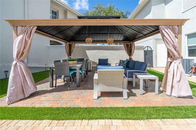 1547 Mariner Way, Hollywood, FL 33019