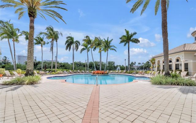 1547 Mariner Way, Hollywood, FL 33019