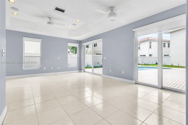1547 Mariner Way, Hollywood, FL 33019