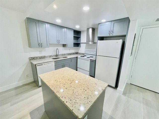 257 S Cypress Road 414, Pompano Beach, FL 33060