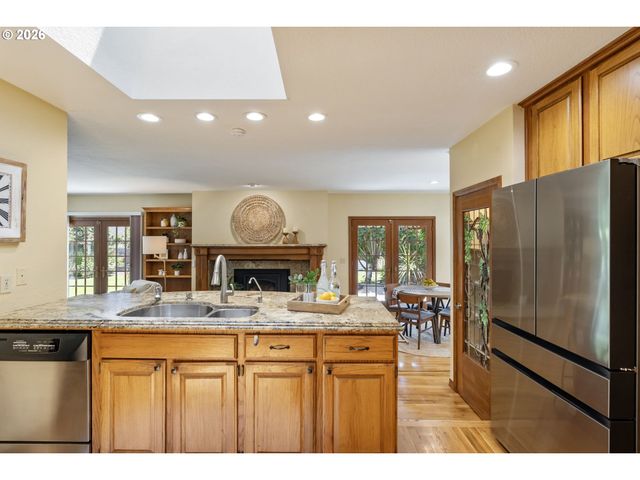 16922 Nw HAZELGROVE Ct, Beaverton, OR 97006