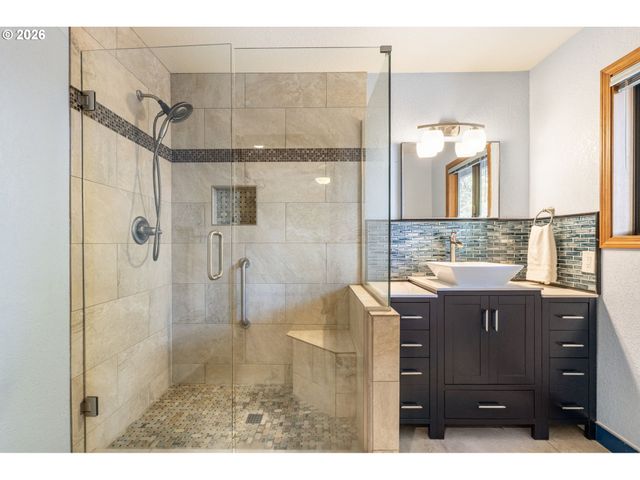 16922 Nw HAZELGROVE Ct, Beaverton, OR 97006
