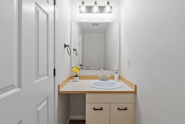 20 Knox St 43, Lawrence, MA 01841