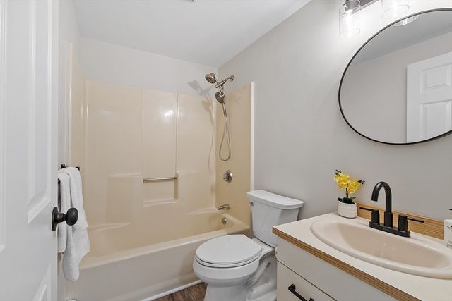 20 Knox St 43, Lawrence, MA 01841