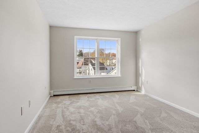 20 Knox St 43, Lawrence, MA 01841