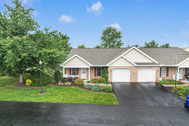 19 BLUE MOUNTAIN VIS, Mechanicsburg, PA 17050